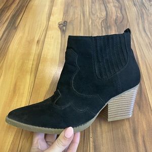 Black cow girl boots